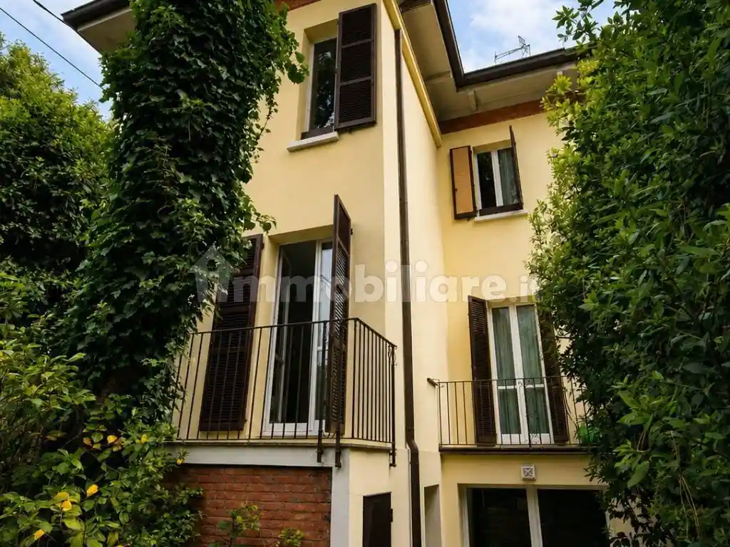 Casa indipendente in vendita a Forlì