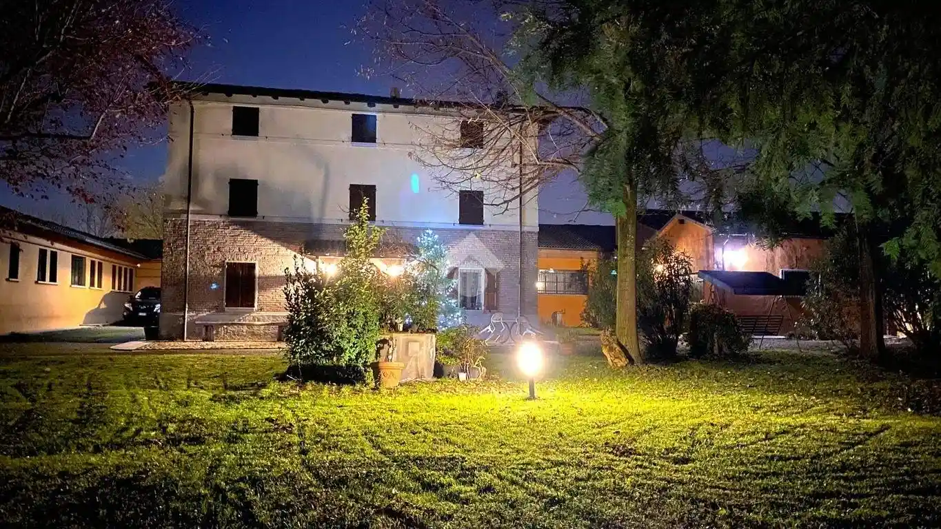 Villa in vendita a Calderara di Reno