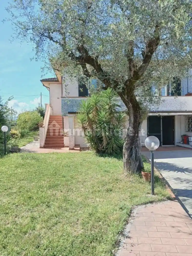 Villetta a schiera in vendita a Fosdinovo