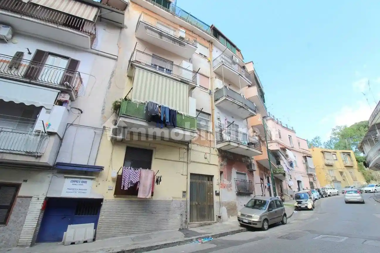 Appartamento in vendita a Napoli