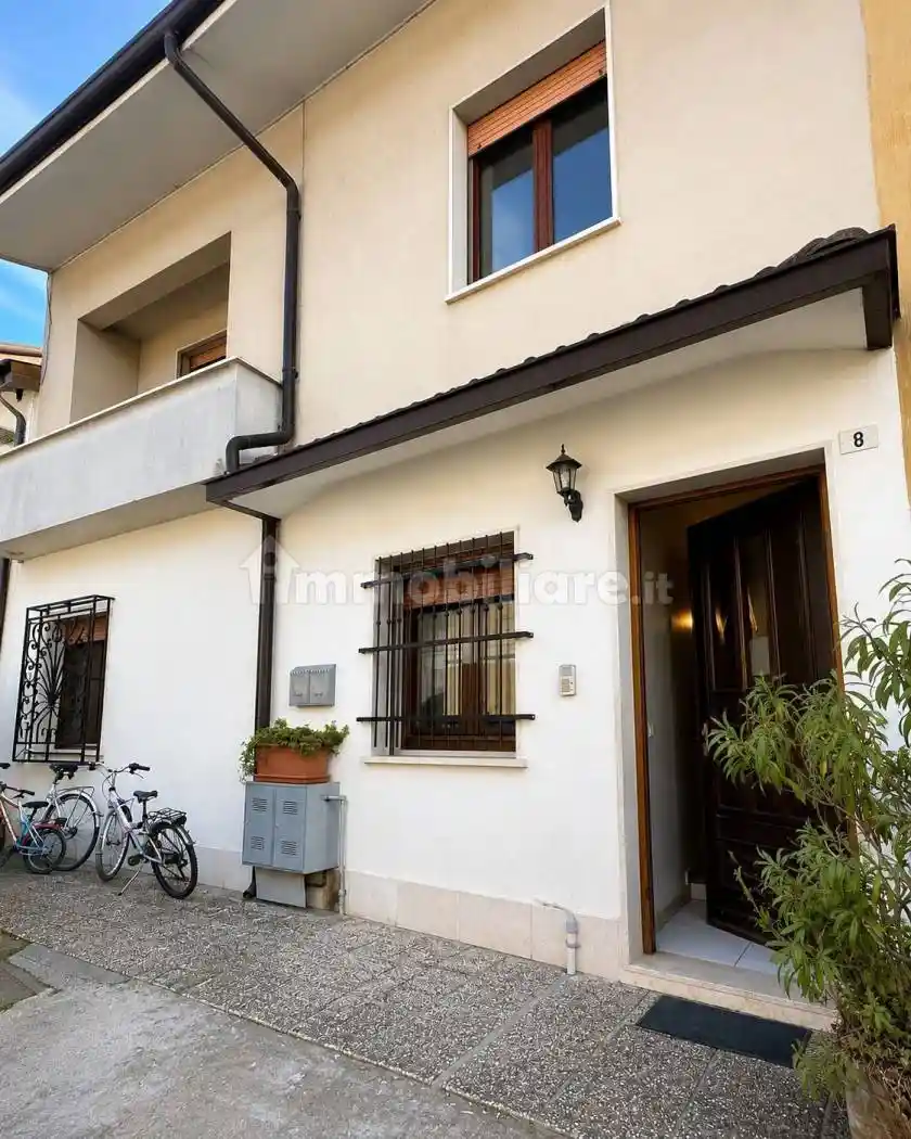Villa in vendita a Ronco all'Adige