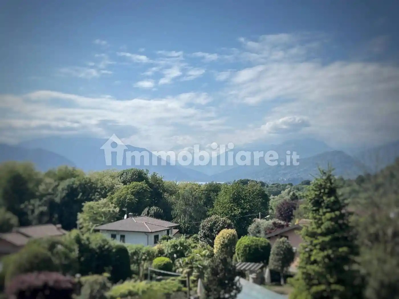 Villetta a schiera in affitto a Laveno-Mombello