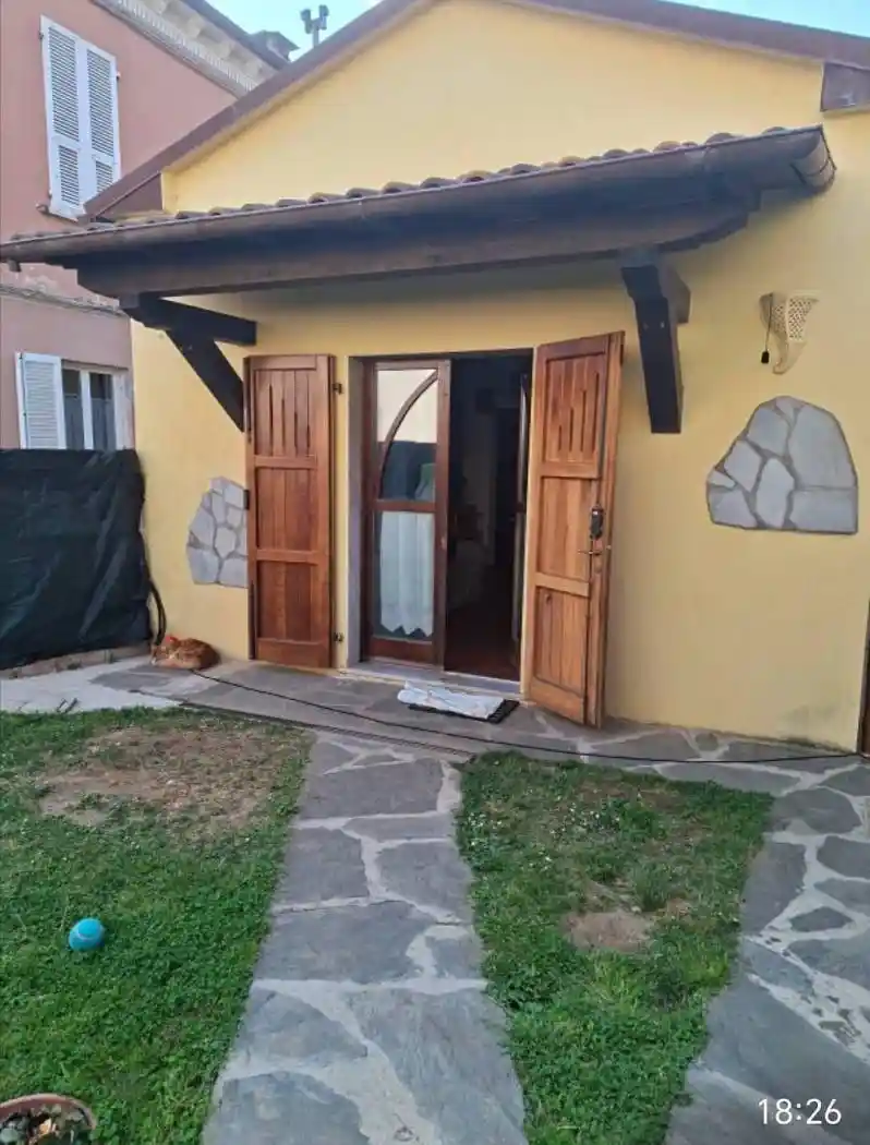 Casa indipendente in vendita a Massa
