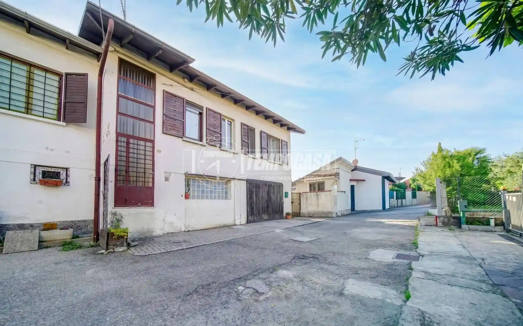 Casa indipendente in vendita a Varallo Pombia