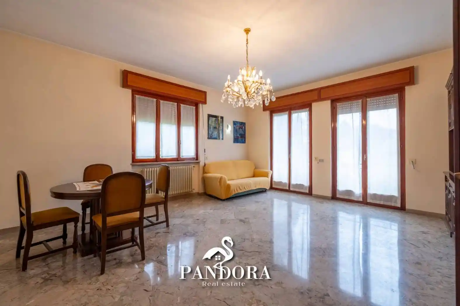 Villa in vendita a Monvalle
