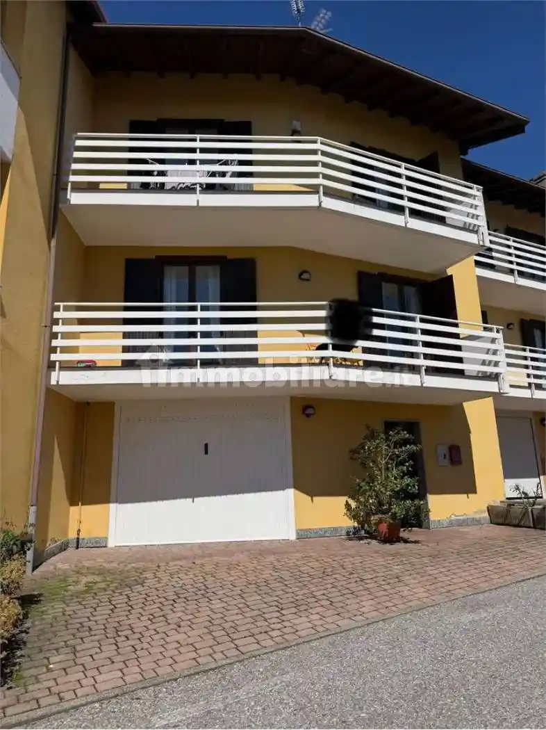 Villetta a schiera in vendita a Nebbiuno