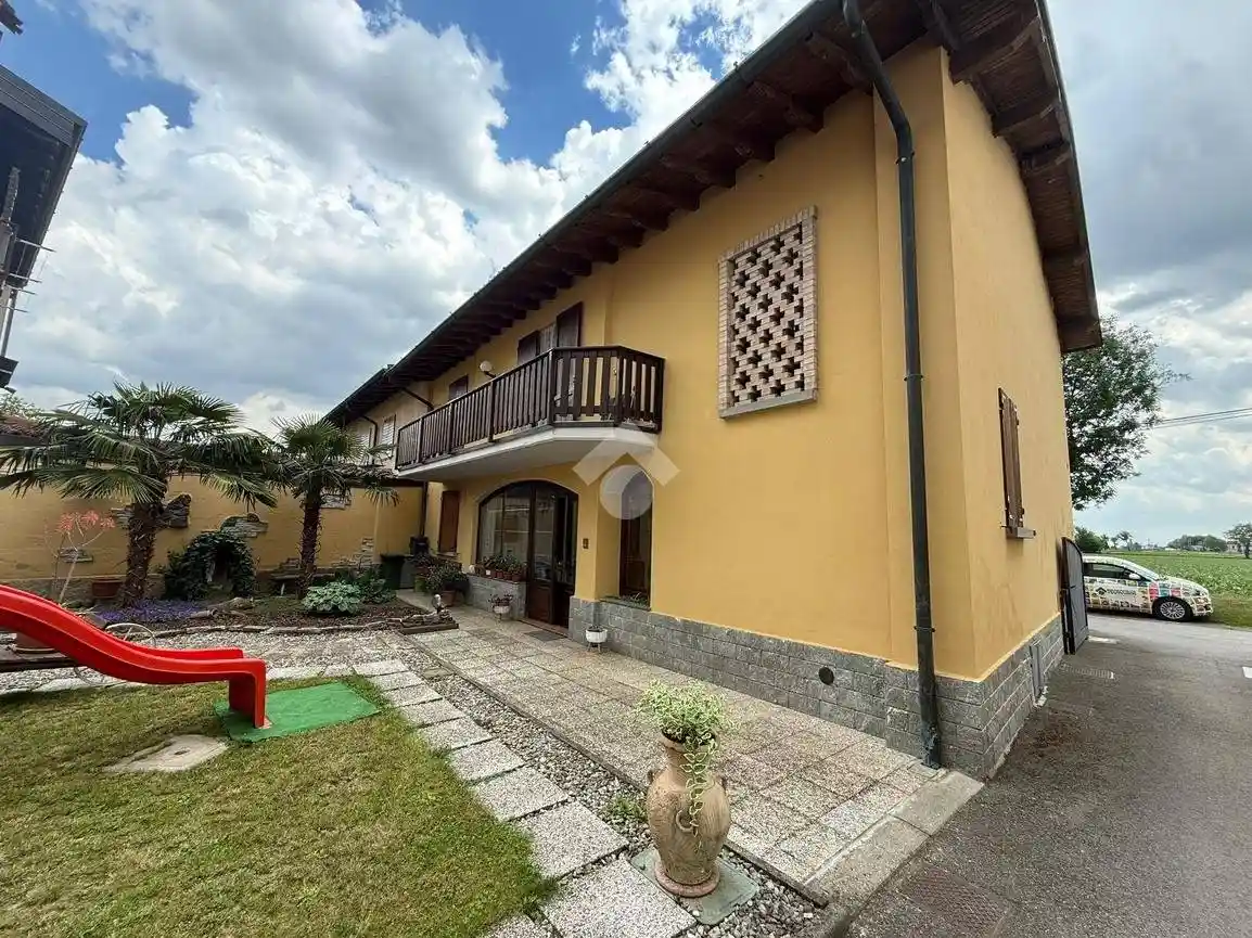 Casa indipendente in vendita a Romano di Lombardia
