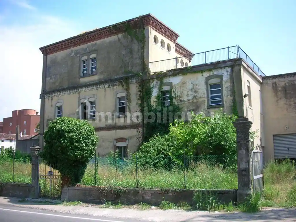 Palazzo - Edificio in vendita a Cologna Veneta