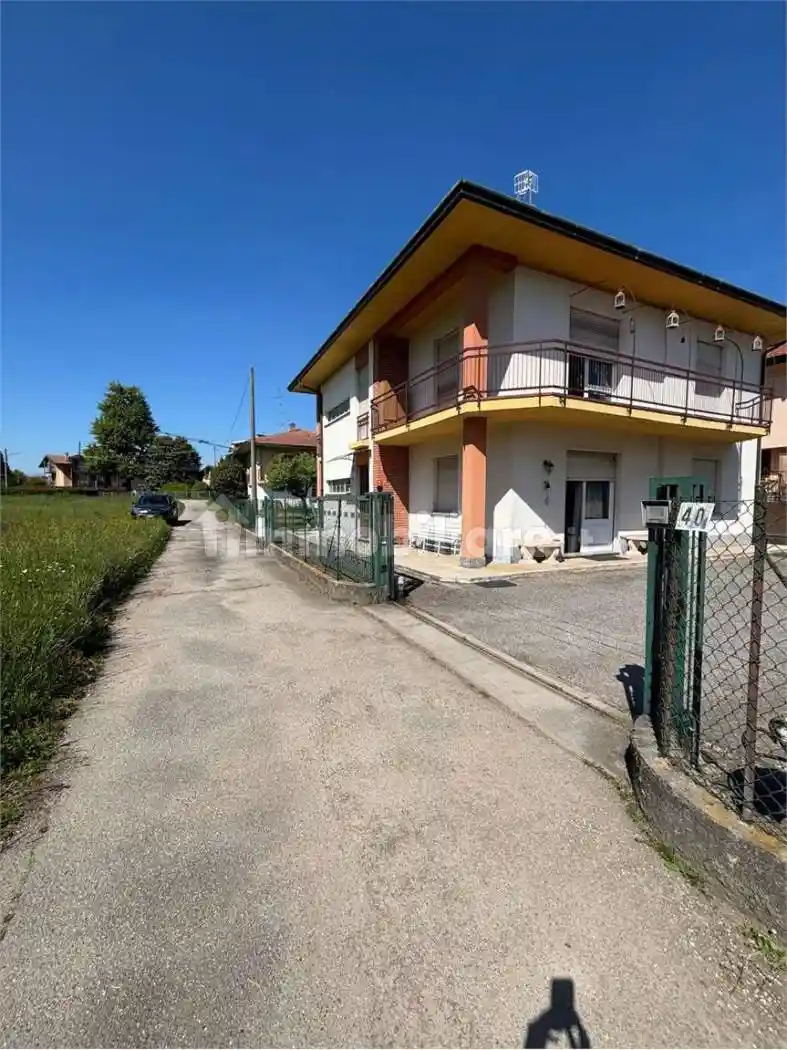Casa indipendente in vendita a Sesto Calende