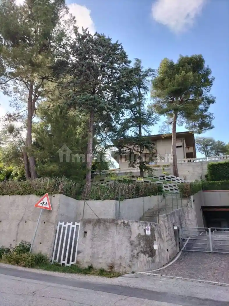 Villa in vendita a Pesaro