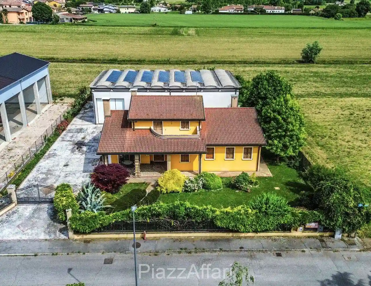 Villa - foto 2