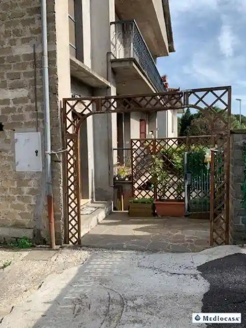 Casa indipendente in affitto a Montefiascone
