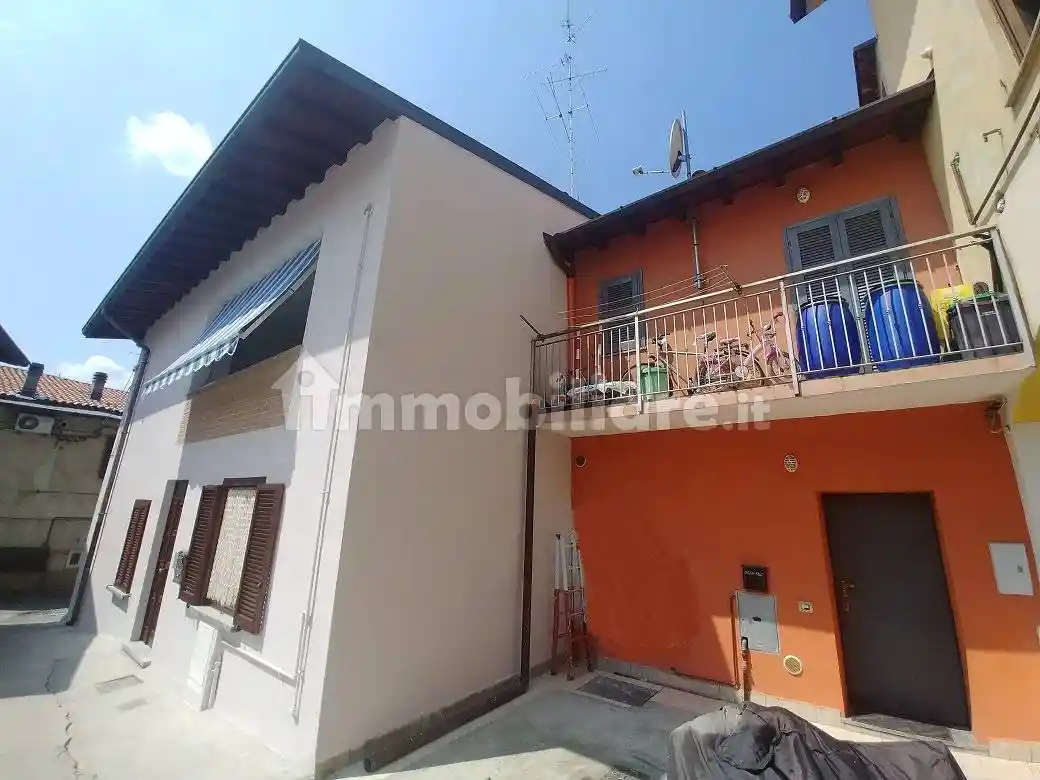 Casa indipendente in vendita a Bregnano