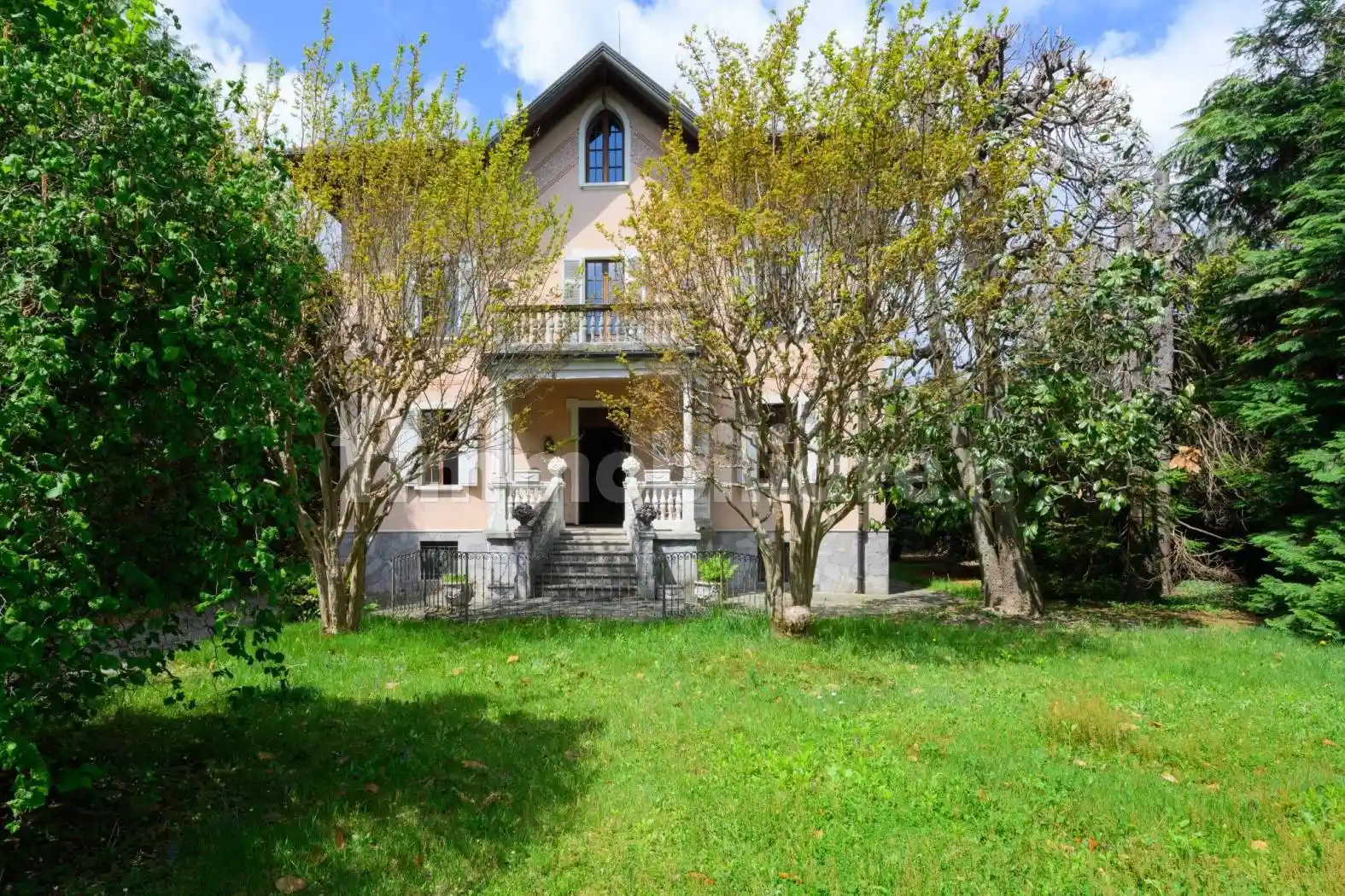 Villa in vendita a Invorio
