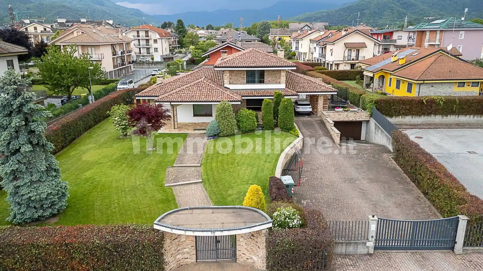 Villa in vendita a Borgo San Dalmazzo