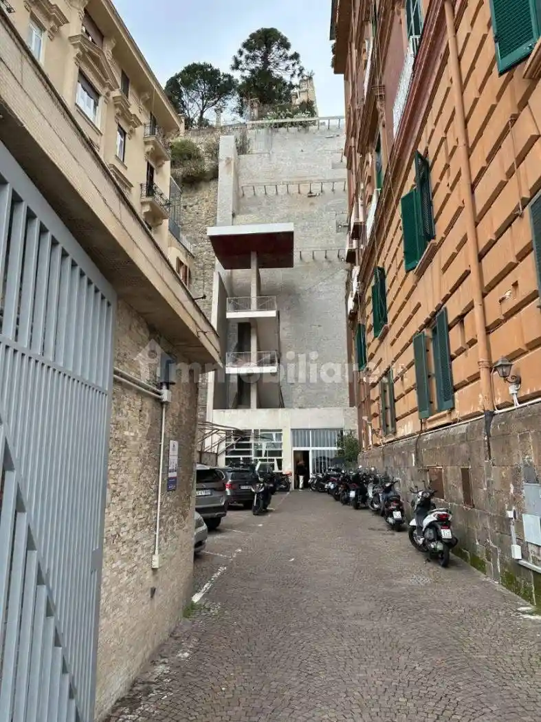 Appartamento in vendita a Napoli