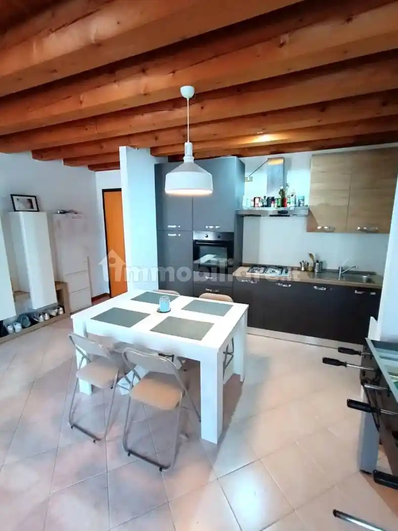 Appartamento in affitto a Adria