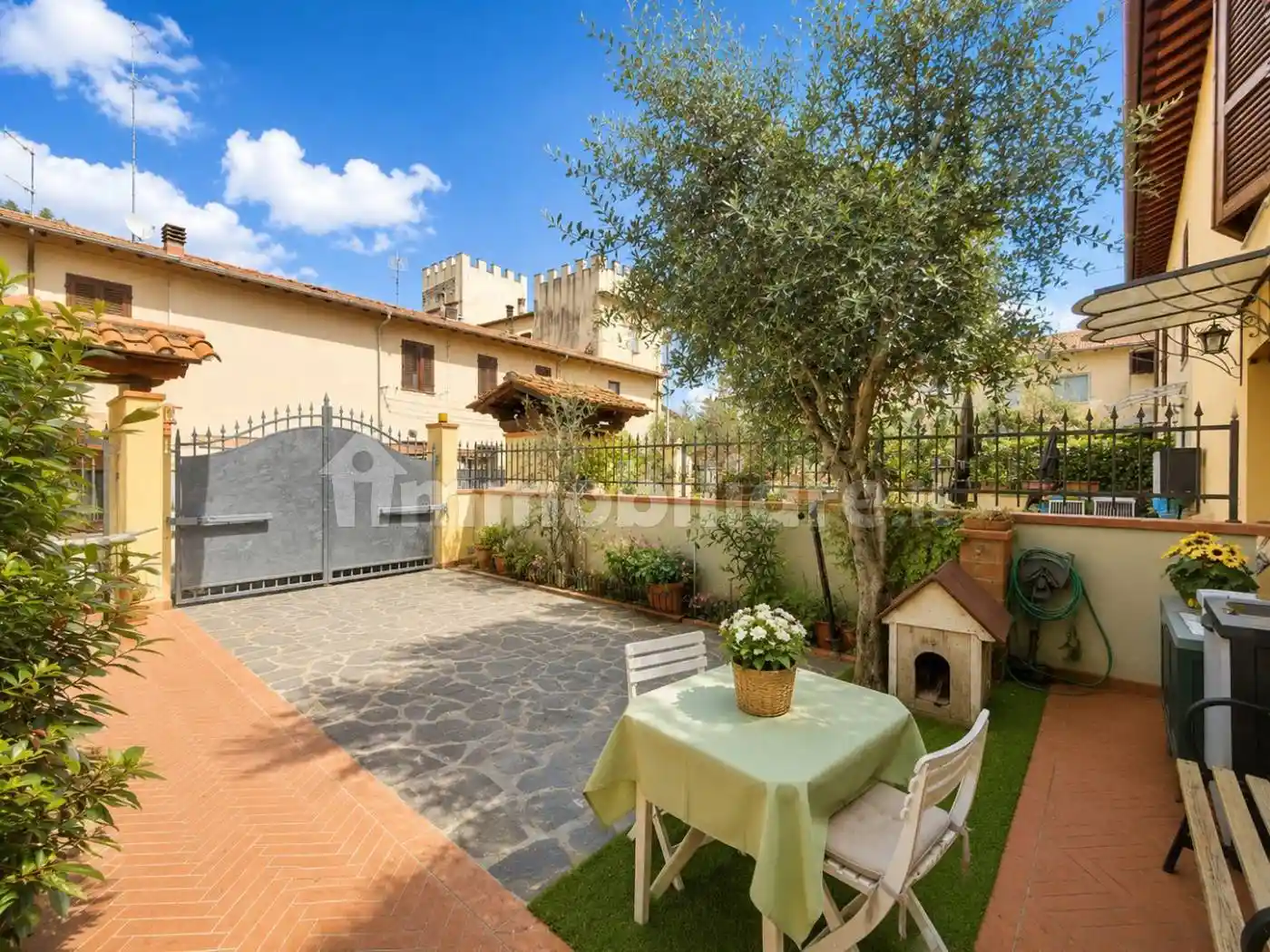 Casa indipendente in vendita a Prato