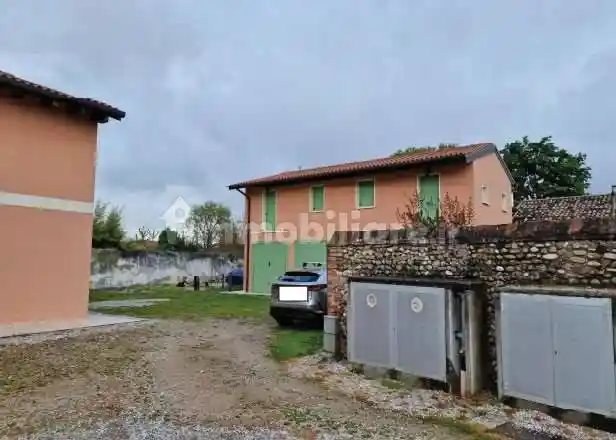 Palazzo - Stabile in vendita a Volpago del Montello