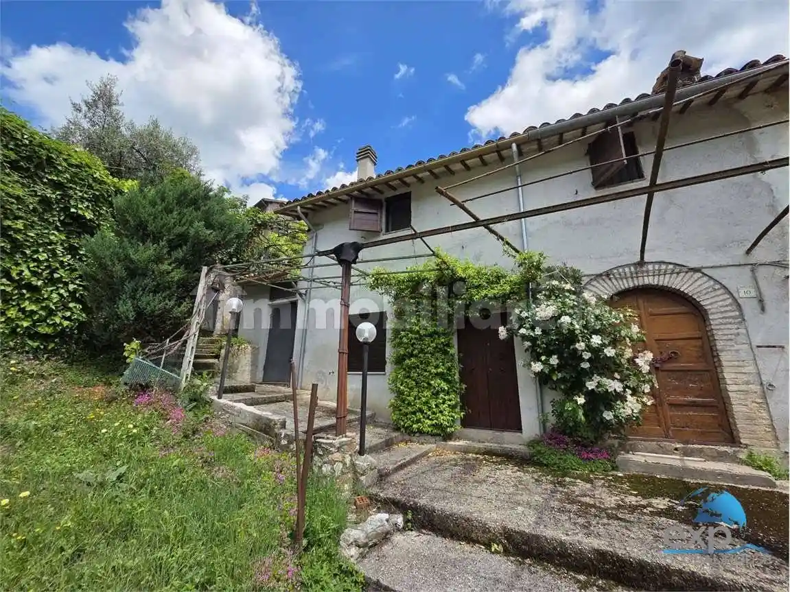 Casa indipendente in vendita a Spoleto