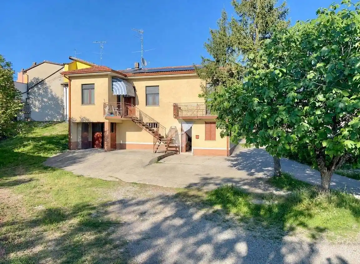 Casa indipendente in vendita a Santa Maria della Versa