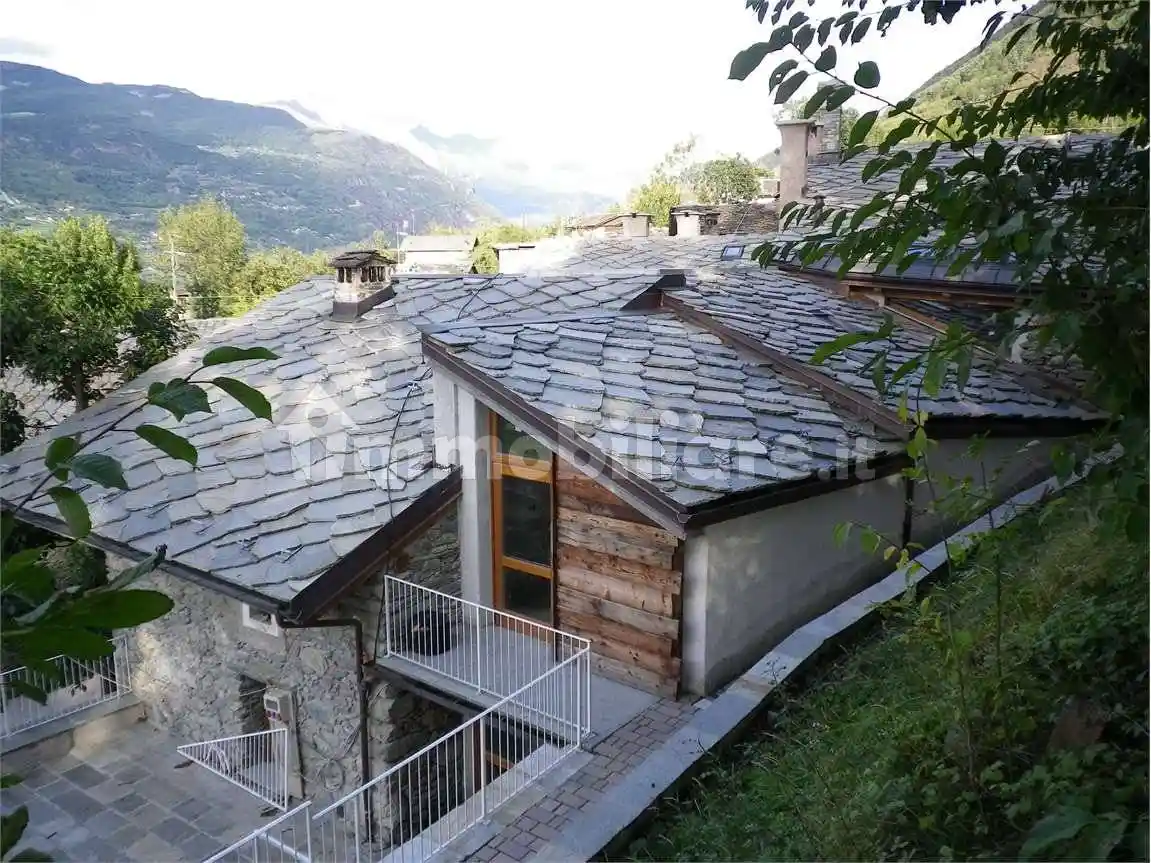 Casa indipendente in vendita a Fénis