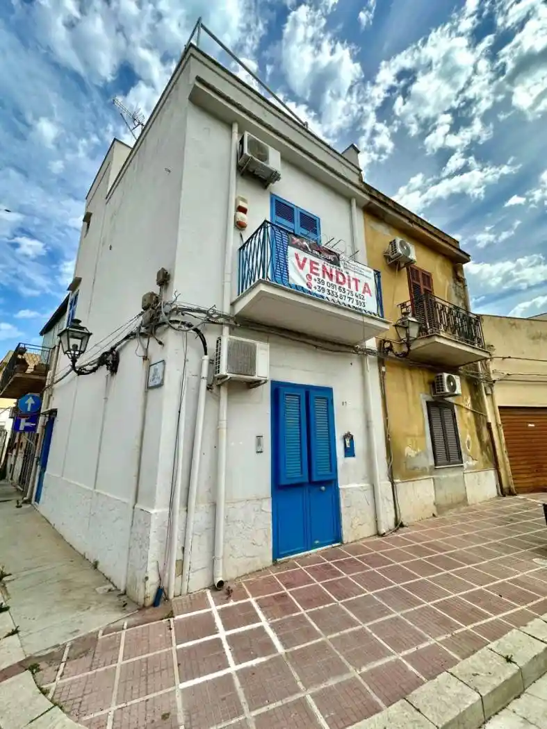 Casa indipendente in vendita a Terrasini
