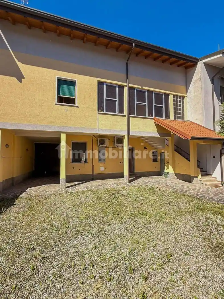 Villa in vendita a Varedo