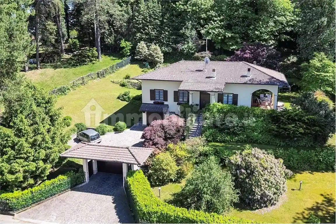 Villa in vendita a Bodio Lomnago