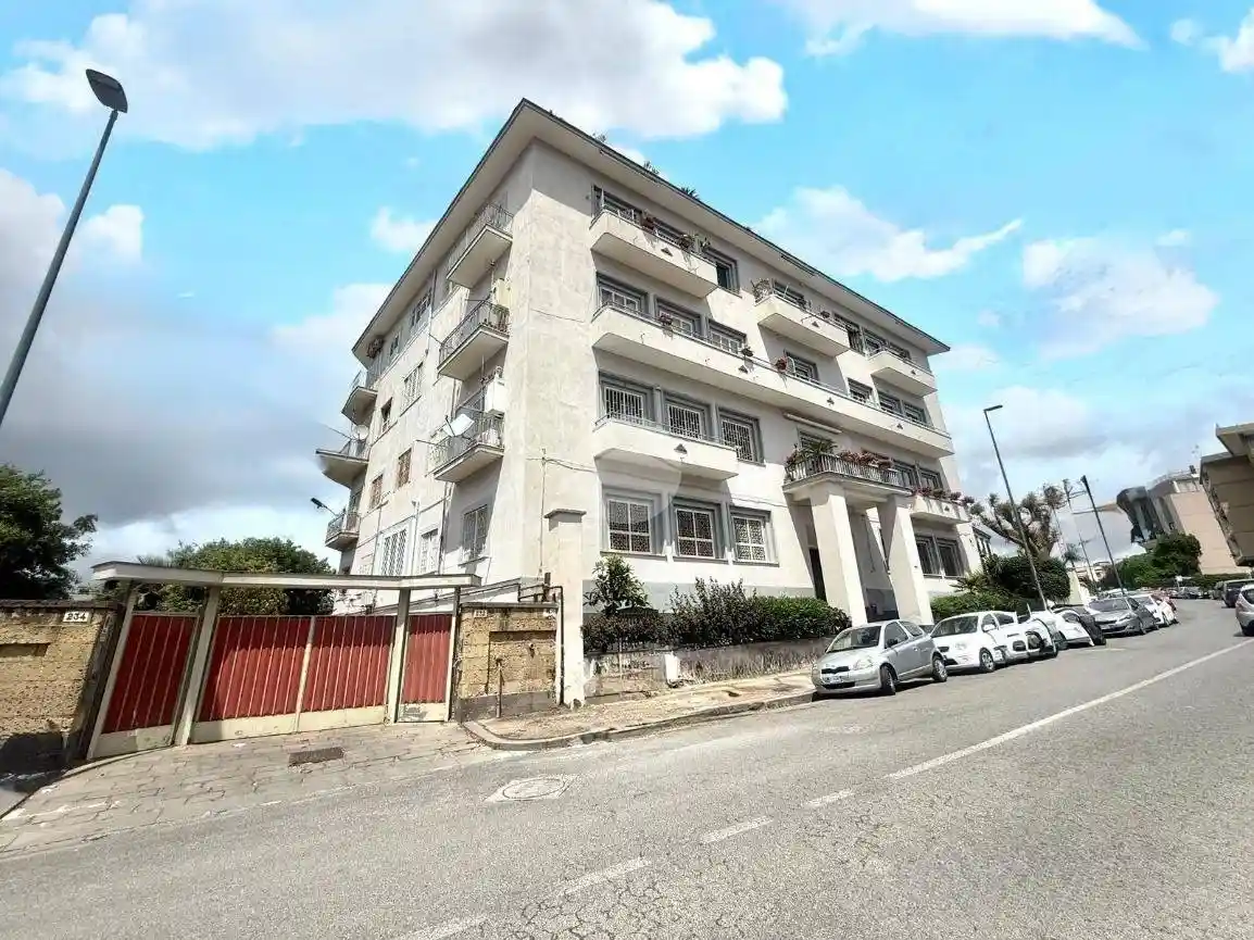 Appartamento in vendita a Napoli