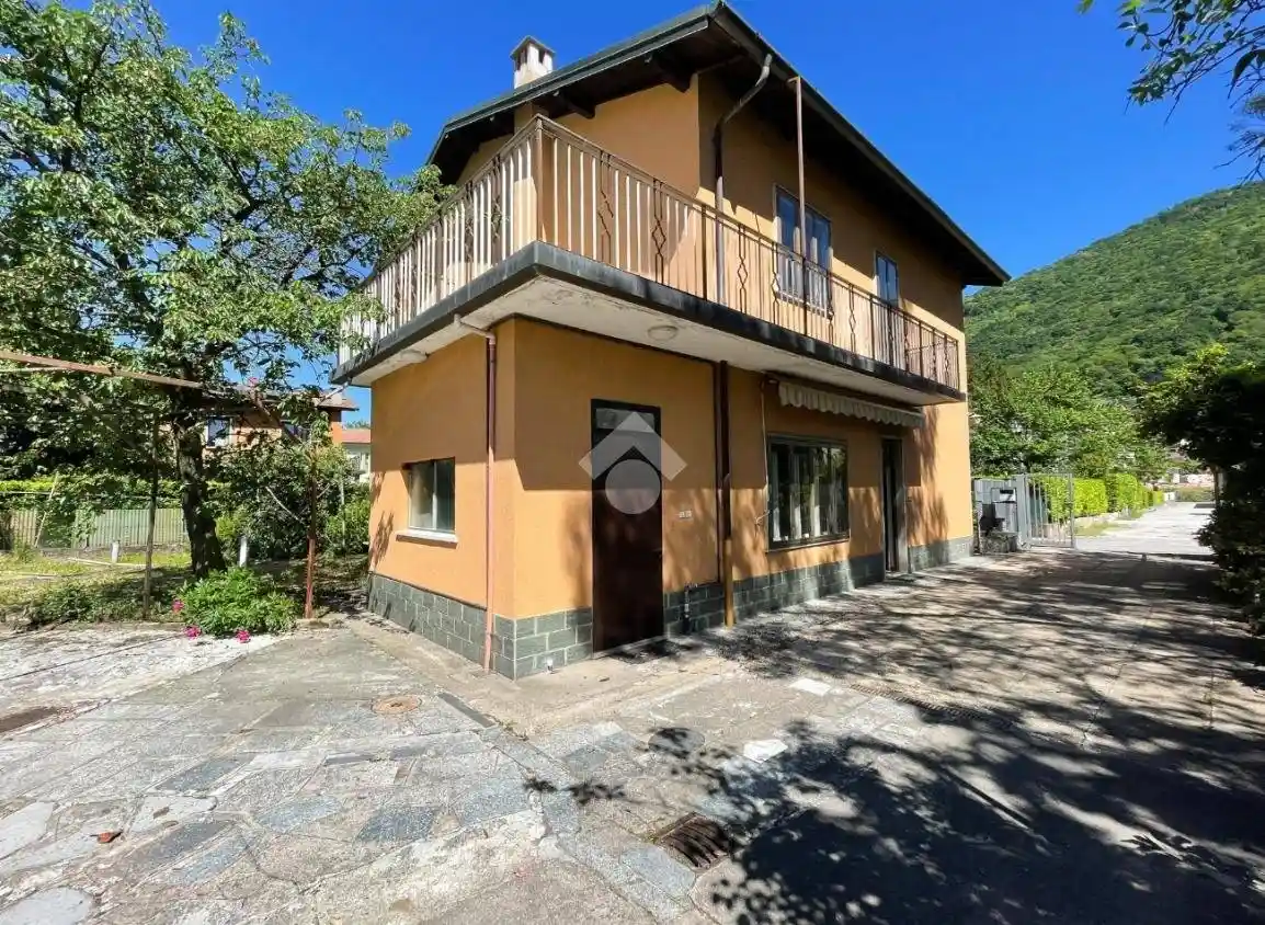 Villa in vendita a Porto Ceresio