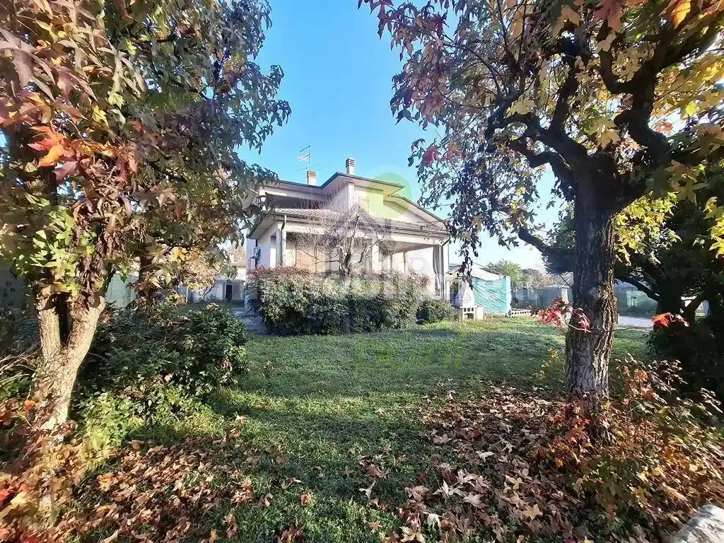 Casa indipendente in vendita a Monticelli d'Ongina