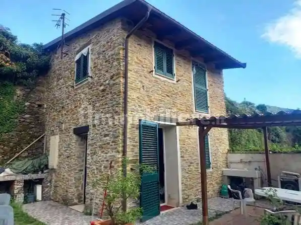 Casa indipendente in vendita a Casanova Lerrone