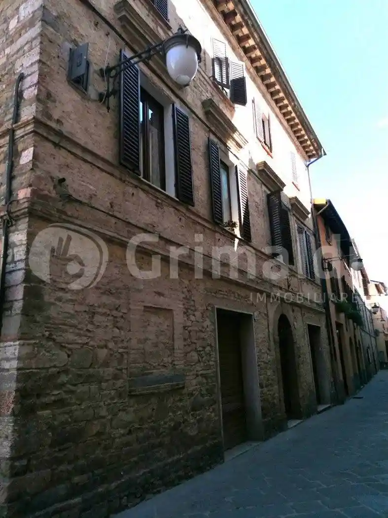 Palazzo - Edificio in vendita a Bevagna