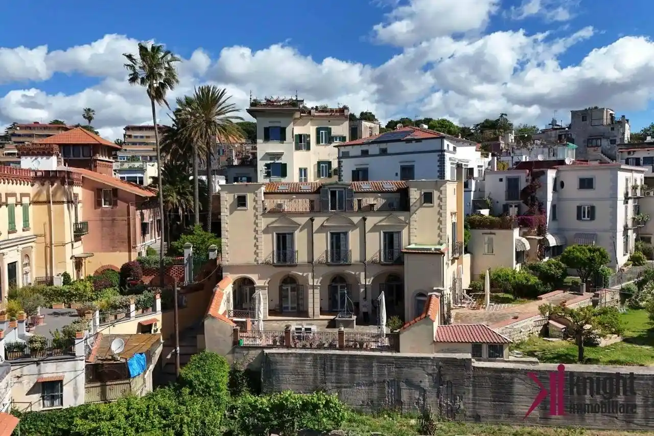 Villa in vendita a Napoli