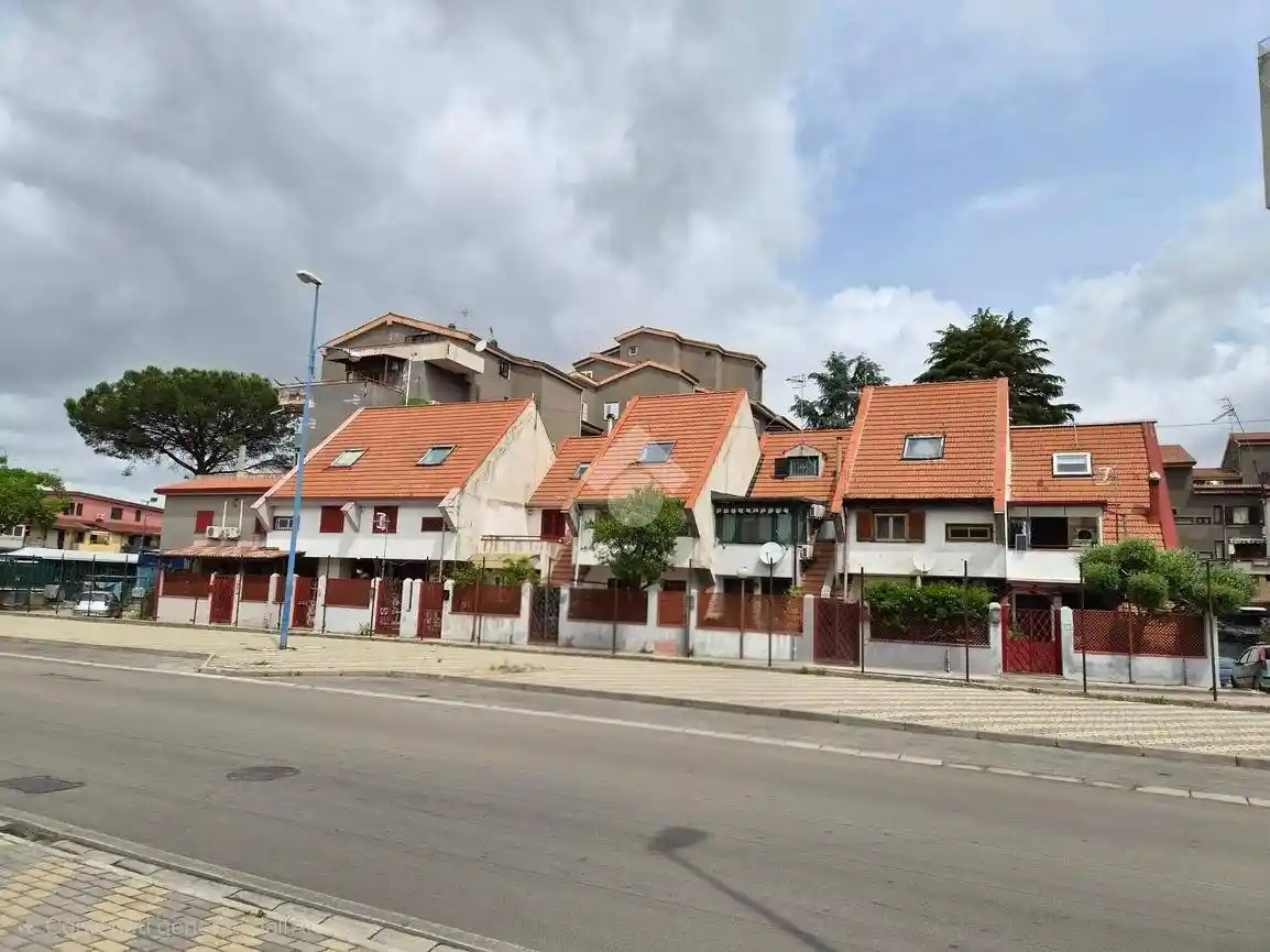 Villetta a schiera in vendita a Castello di Cisterna