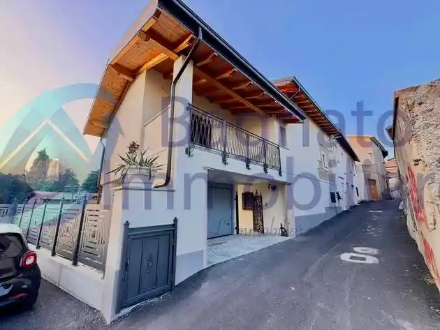 Villa in vendita a Oleggio