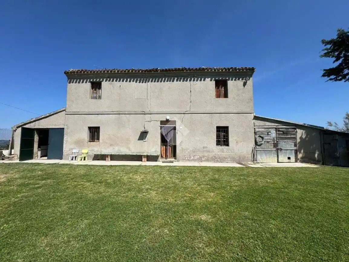Rustico - Casale in vendita a Montelabbate