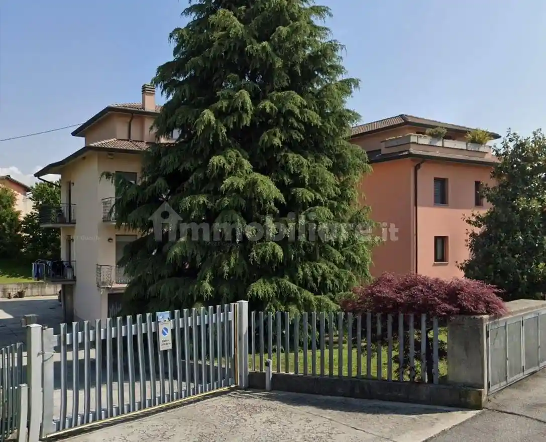 Appartamento in vendita a Bagnatica