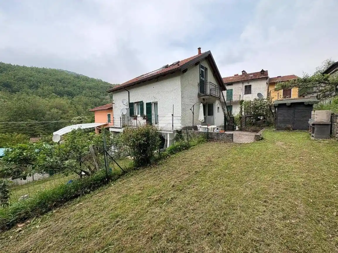 Casa indipendente in vendita a Valbrevenna