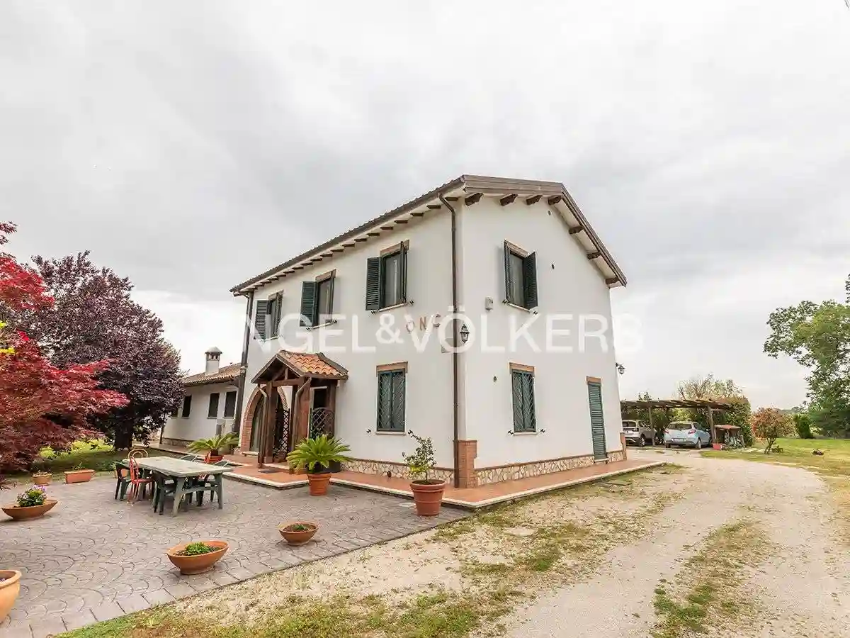 Villa - foto 2