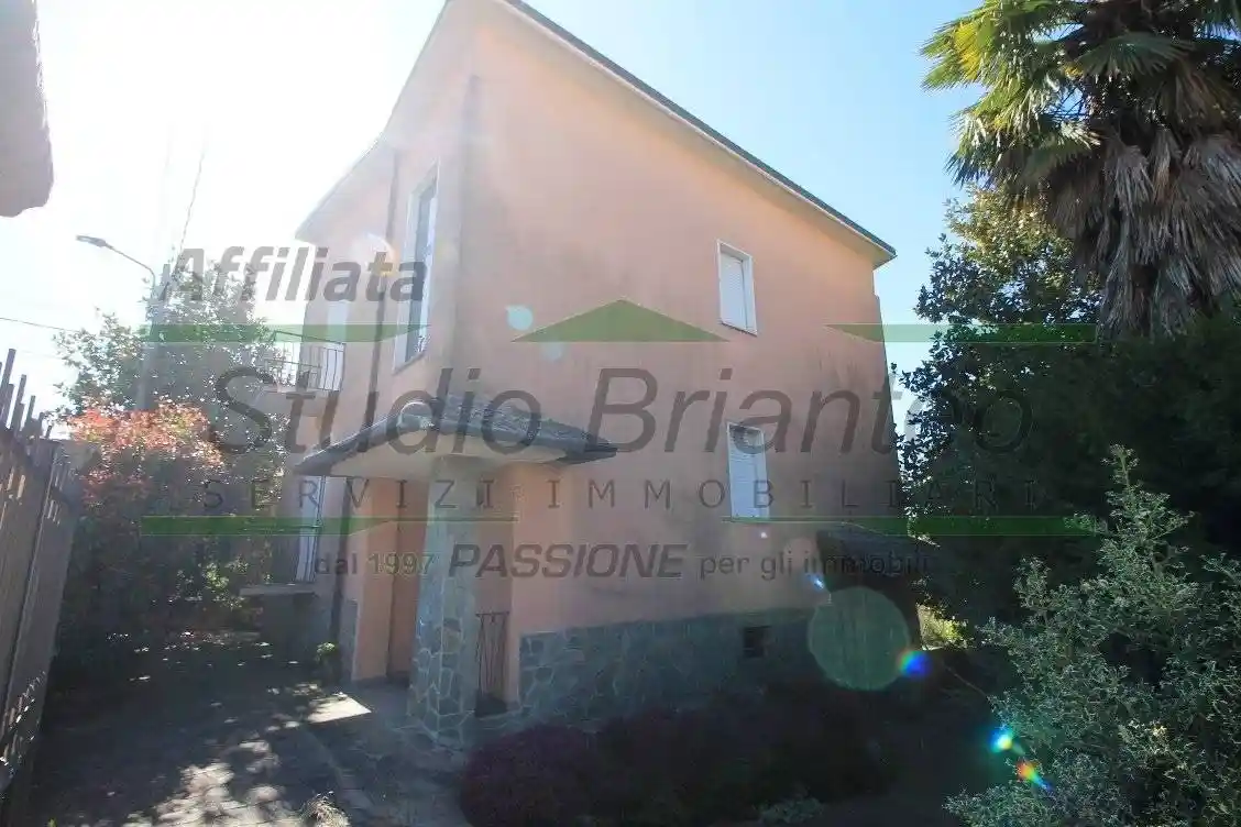 Appartamento in vendita a Carate Brianza