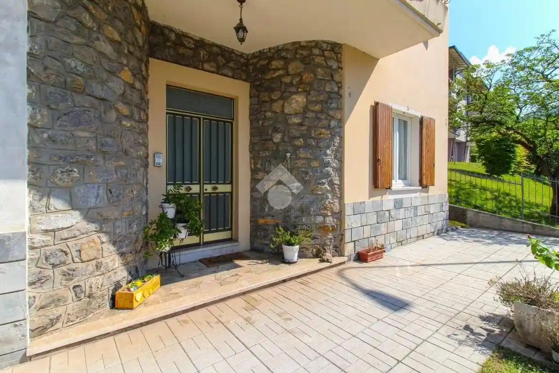 Villa in vendita a Barghe