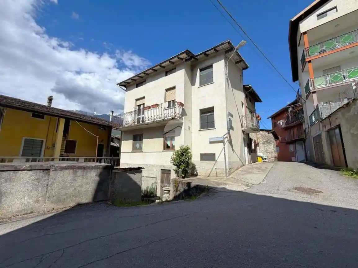 Appartamento in vendita a Faedo Valtellino