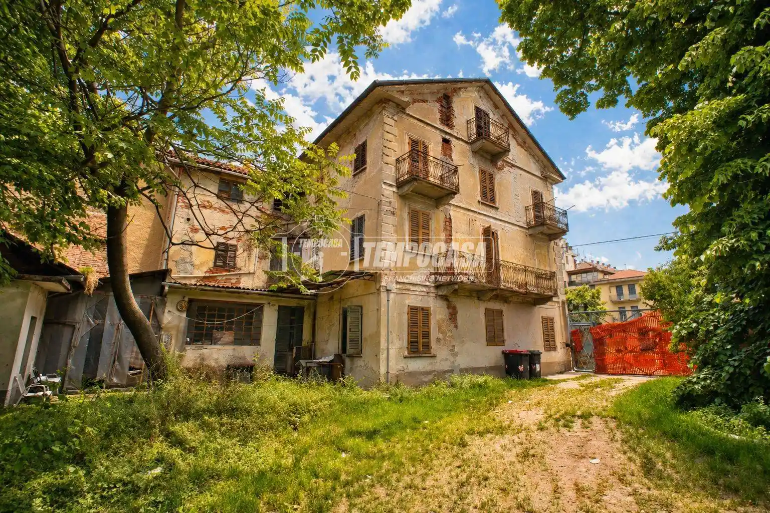 Palazzo - Edificio in vendita a Novara