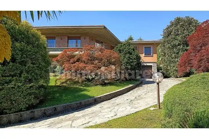 Villa in vendita a Olginate