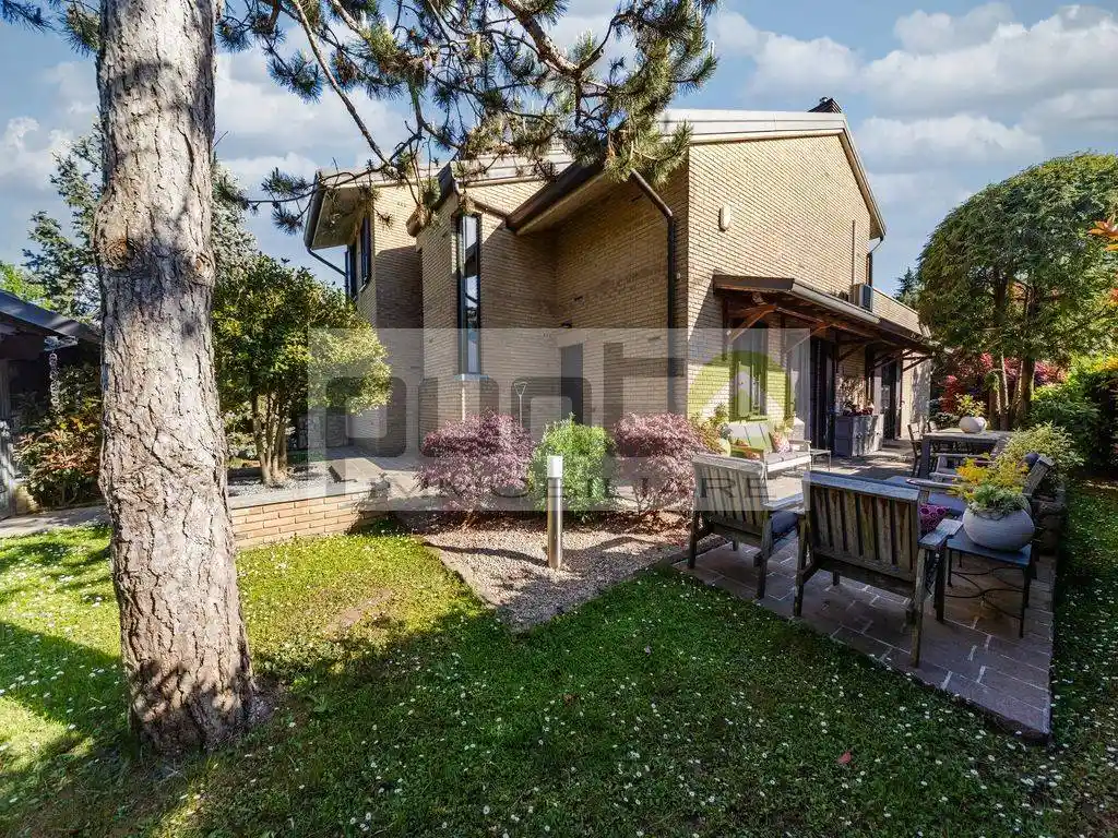 Villa in vendita a Arcore