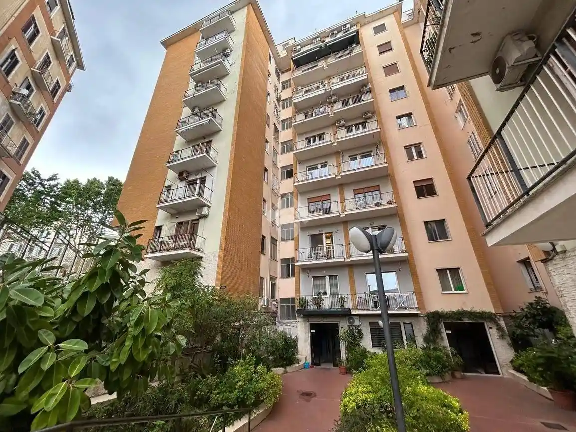 Appartamento in vendita a Napoli
