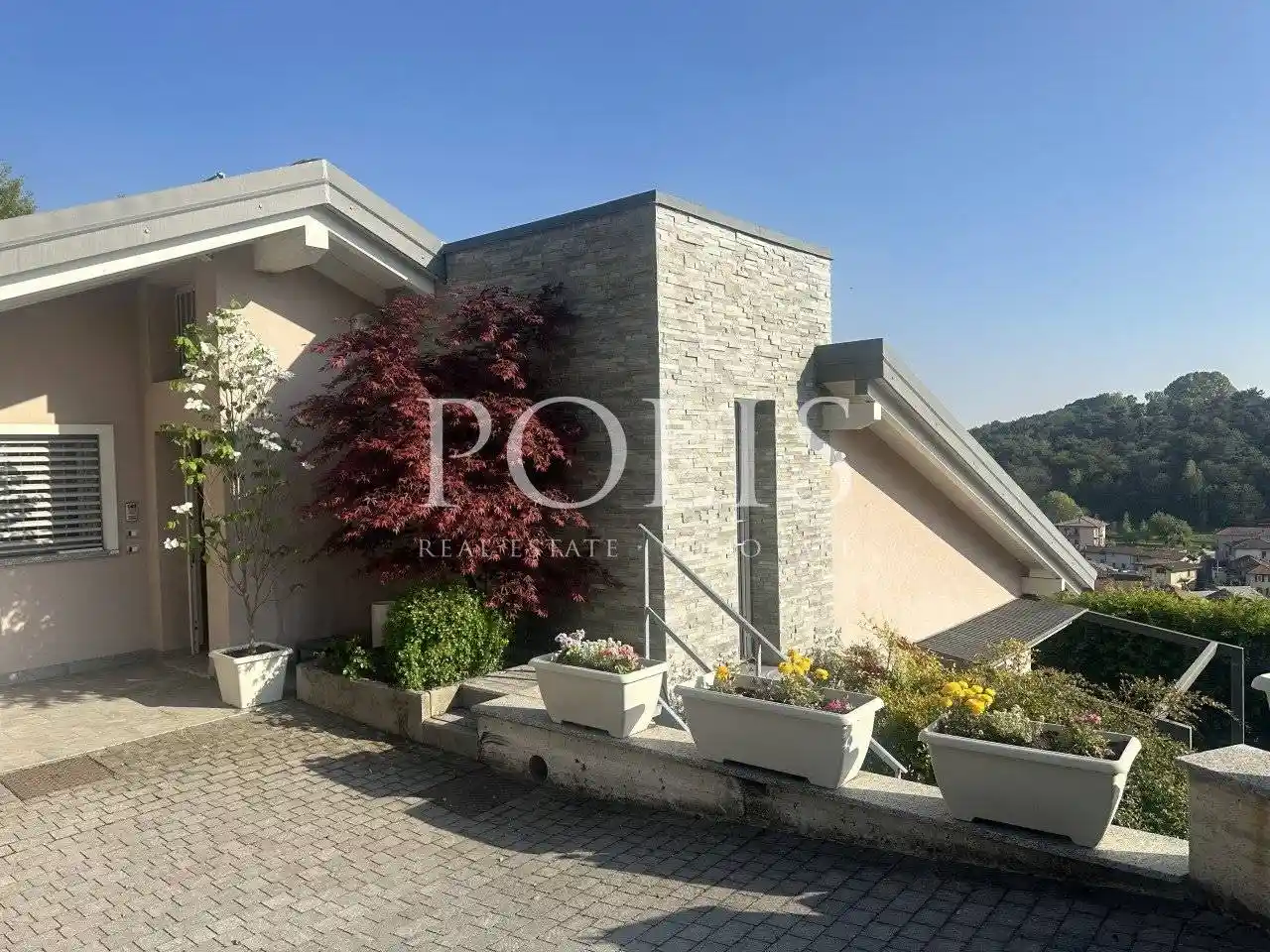 Villa in vendita a Oltrona di San Mamette