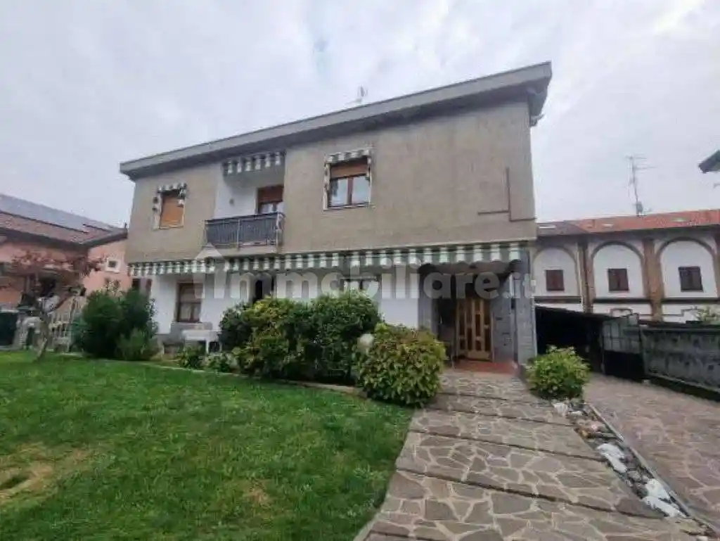 Appartamento in vendita a Cogliate